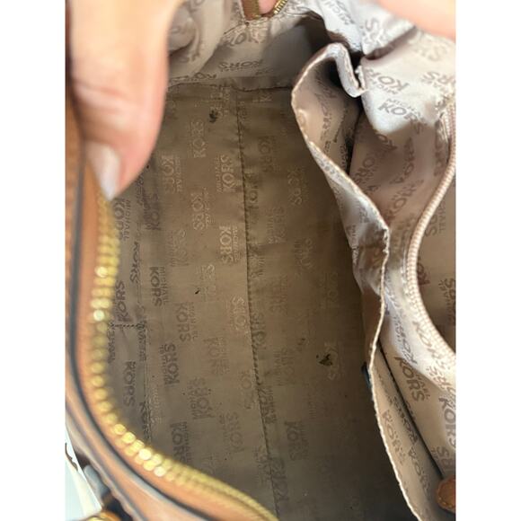 Michael Kors Sandrine Saffiano Satchel Purse Zipper Crossbody Handbag - Picture 5 of 5